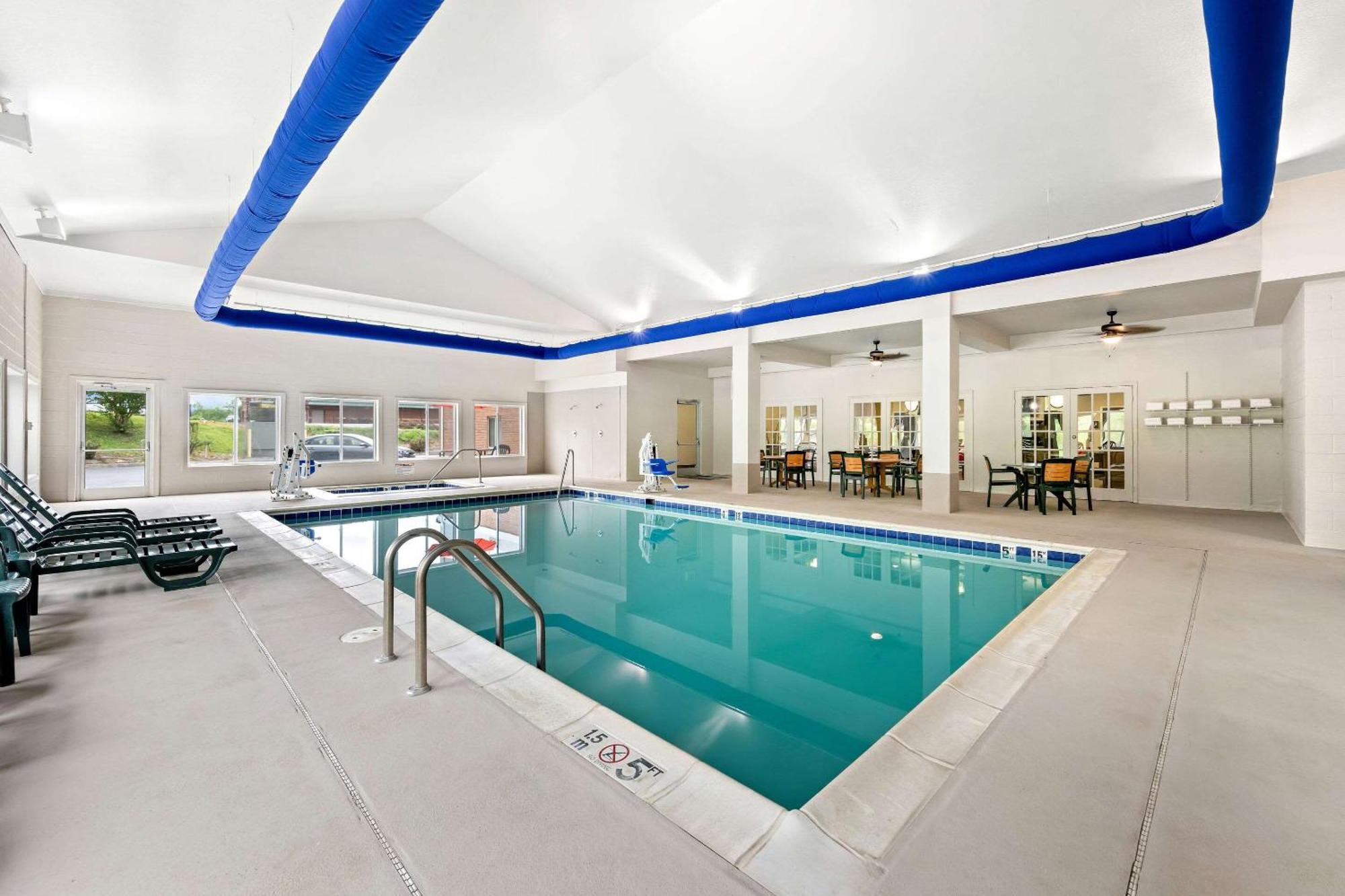 Comfort Suites Abingdon I-81 Екстериор снимка