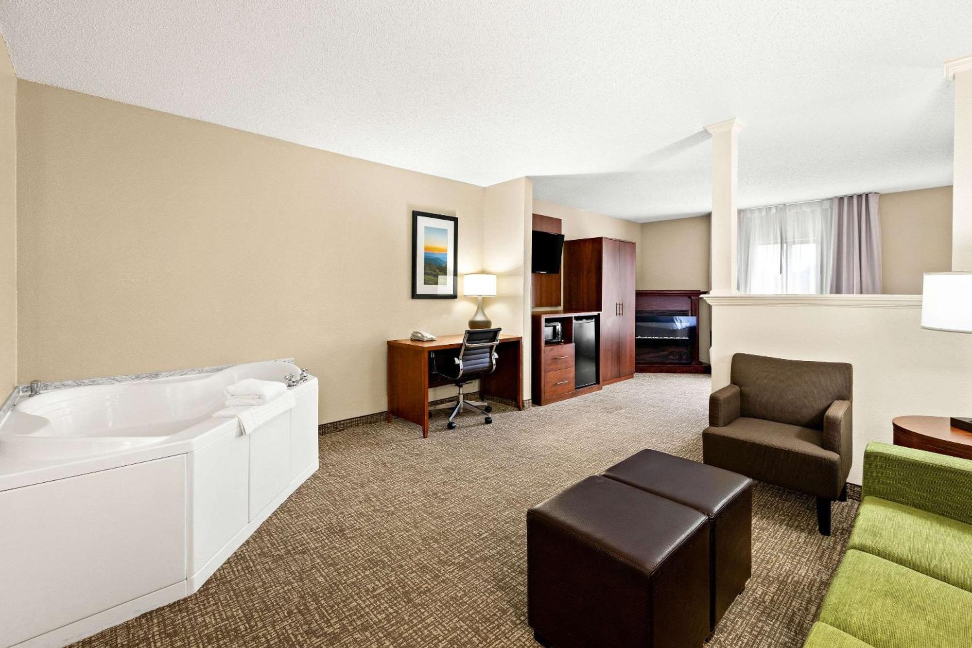Comfort Suites Abingdon I-81 Екстериор снимка