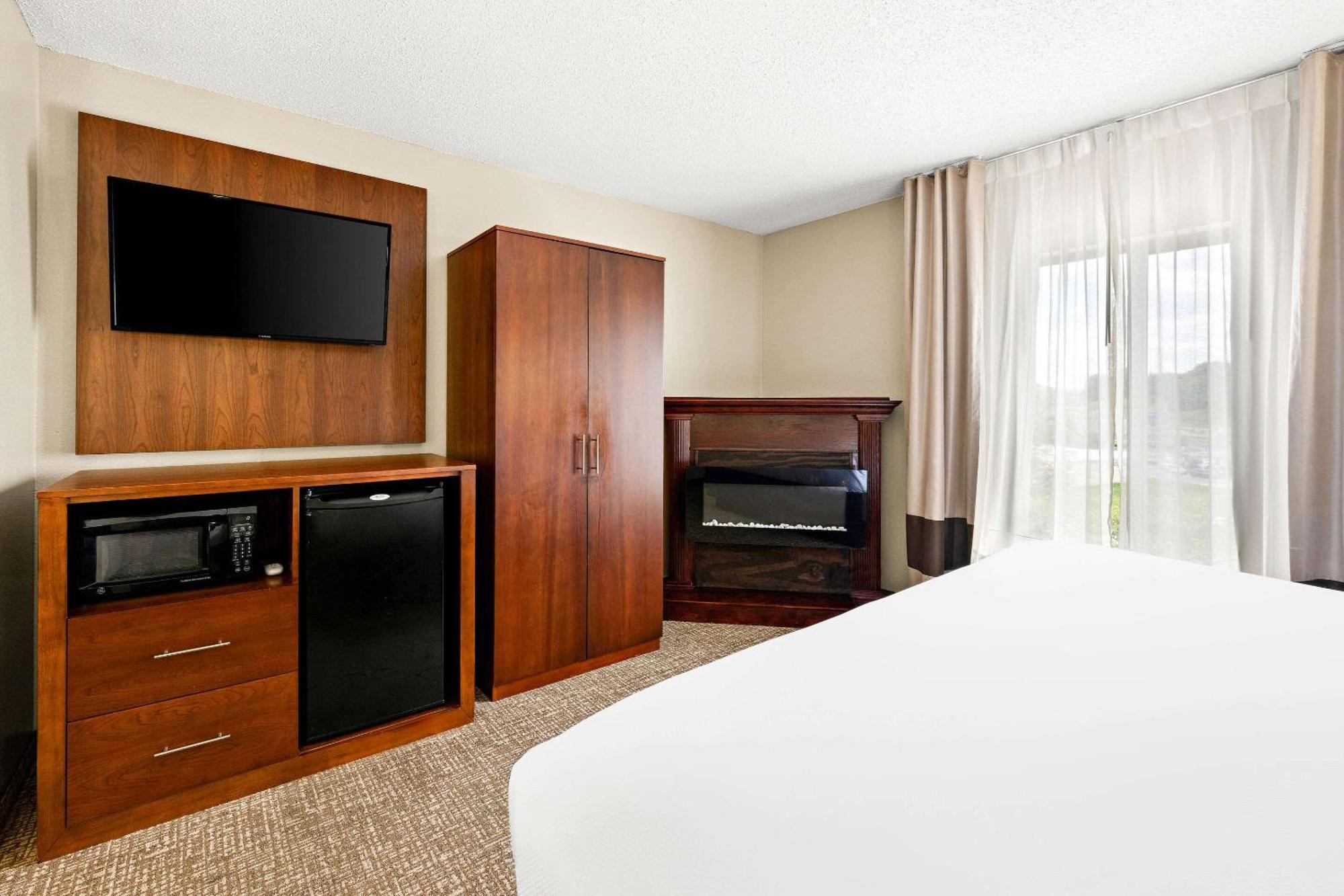 Comfort Suites Abingdon I-81 Екстериор снимка